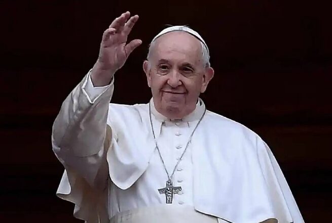 El Vaticano asegura que el papa Francisco se encuentra en «estado crítico» tras sufrir crisis respiratoria asmática