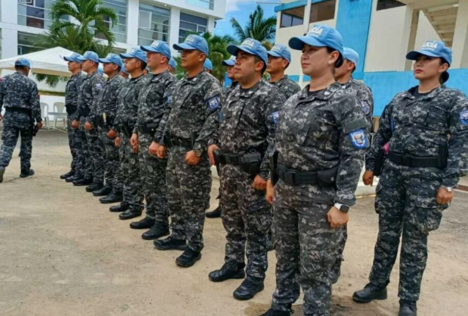50 cascos azules de la Policía apoyarán operaciones por temblor en Esmeraldas