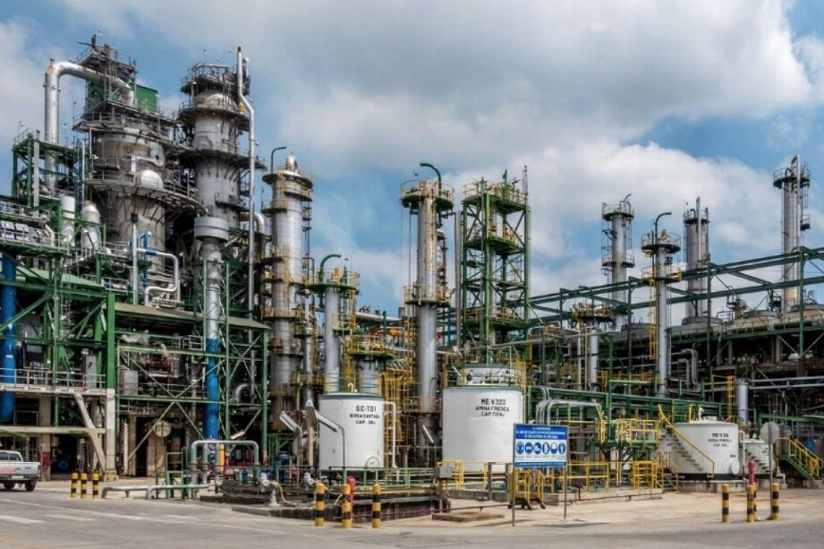 Petroecuador declara en emergencia la Refinería de Esmeraldas