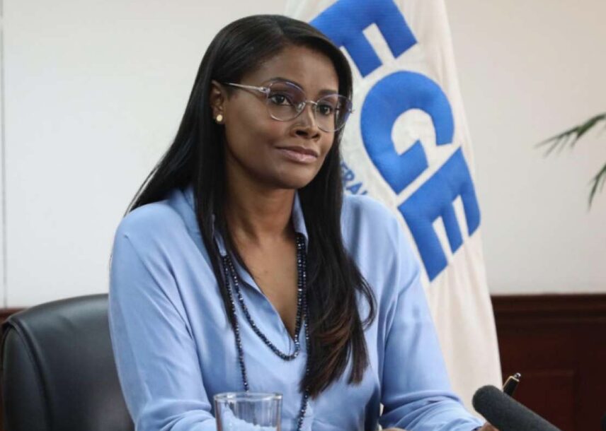 Salazar deja la Fiscalía y no hay reglas claras para el concurso que elegirá a su sucesor