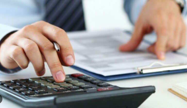 Multas de hasta USD 9 400 para los empleadores que no registren a sus trabajadores