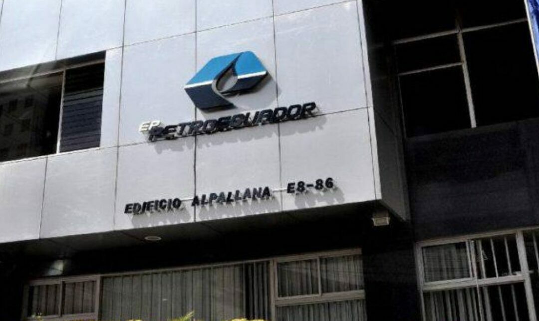 Petroecuador enfrenta una situación crítica tras el incendio en la refinería de Esmeraldas
