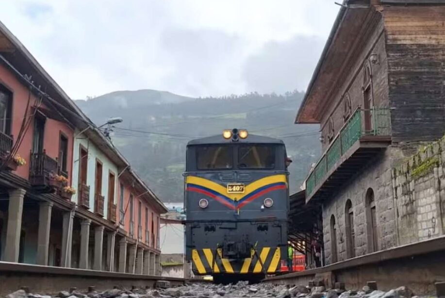 El tren vuelve: inicia fase de pruebas de la ruta turística Nariz del Diablo en Alausí