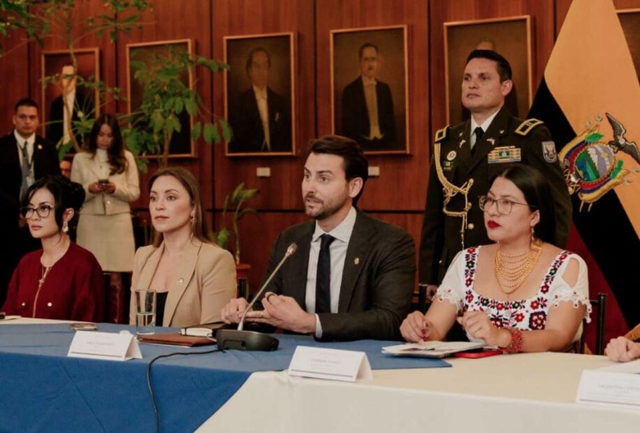 Olsen pidió la renuncia a 40 funcionarios con vínculos familiares en la Asamblea