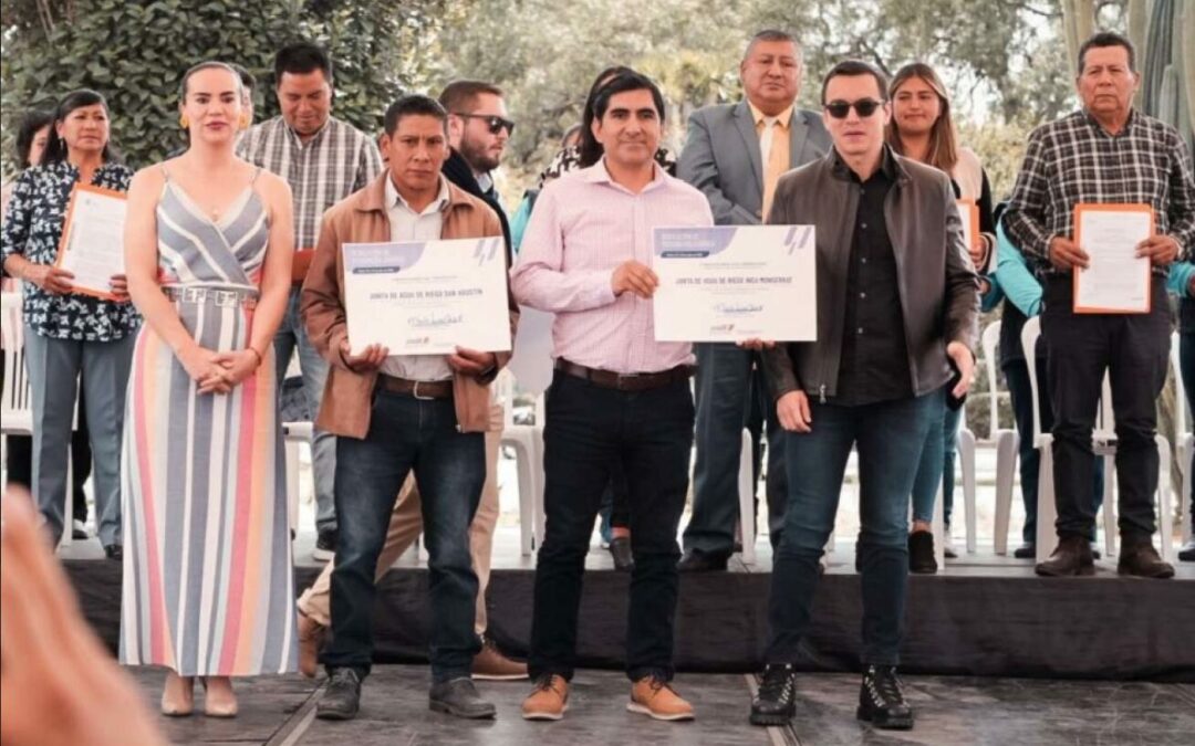 Presidente Noboa entregó beneficios a las Juntas de Agua Potable y Riego en Pichincha