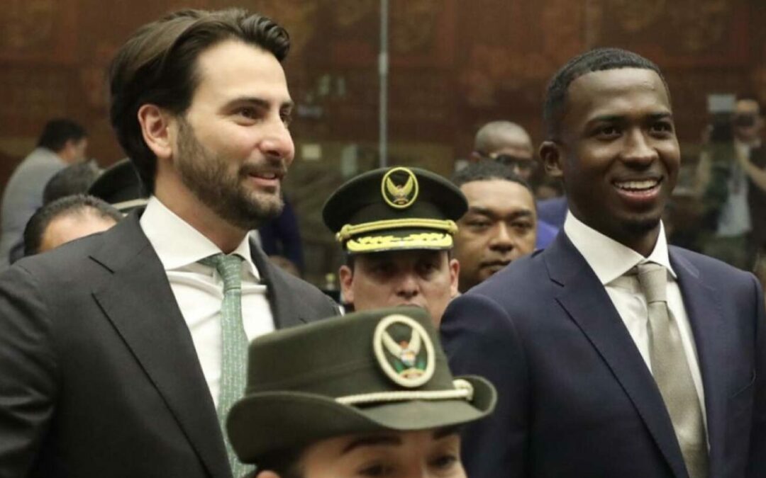 Willian Pacho fue condecorado en la Asamblea Nacional
