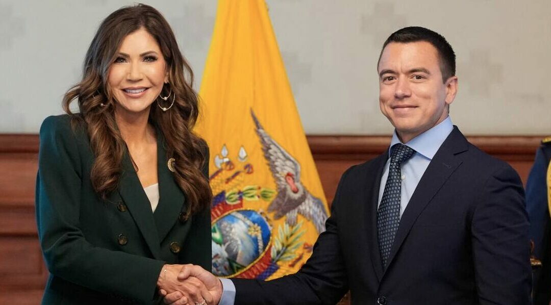 Daniel Noboa se reúne con la secretaria de Seguridad de EE.UU., Kristi Noem, en Carondelet