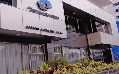Petroecuador desvinculó a 936 empleados con sueldos sobrevalorados y proyecta ahorro de USD 31 millones
