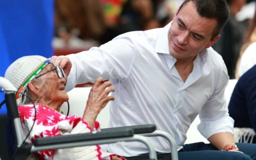 Presidente Noboa anunció la construcción de nueve dispensarios médicos y la repotenciación de 80 más