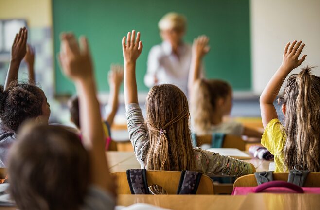 Ministerio de Educación activa clases no presenciales en cuatro distritos por prevención y resguardo de la comunidad educativa