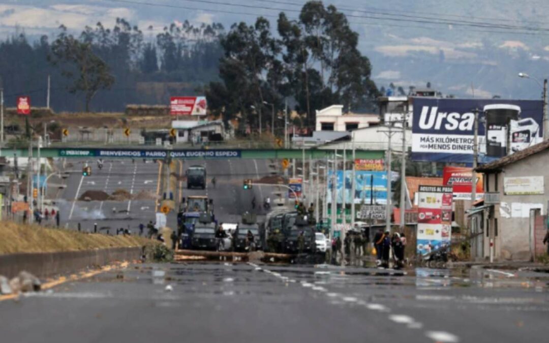 ESTAS SON LAS VÍAS CERRADAS POR EL PARO EN ECUADOR ESTE JUEVES 2 DE OCTUBRE DE 2025