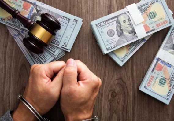 Presidente Noboa firma el Decreto 298 y activa nuevo reglamento antilavado en Ecuador