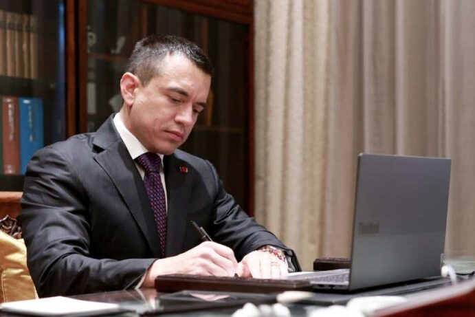 Presidente Noboa ordenó fusionar Inmobiliar con la Presidencia