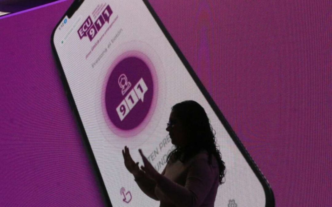 ECU 911 lanza la aplicación ‘botón violeta’ para mujeres