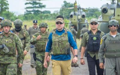 Ministro de Defensa lidera destrucción de objetivo militar en Naranjito en golpe al narcotráfico