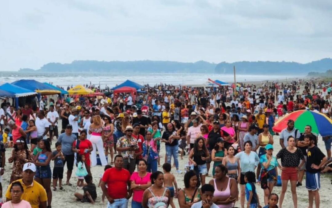 IVA para turismo baja al 8% durante el feriado del 1 de mayo en Ecuador