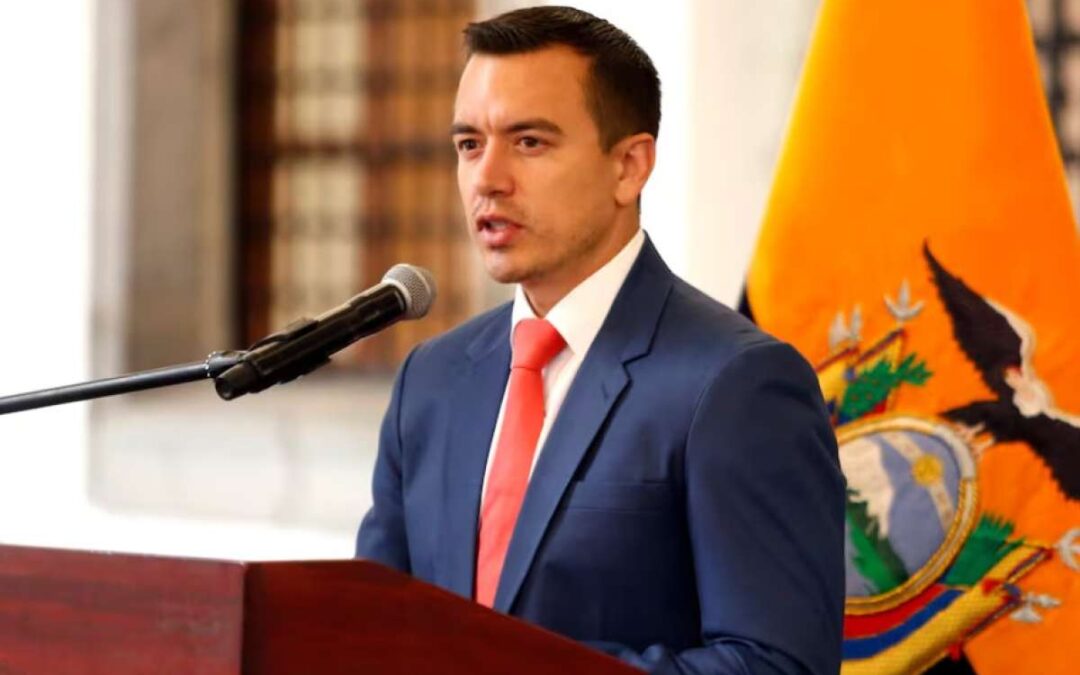 Presidente Noboa defiende el toque de queda y asegura que homicidios bajaron 39 % en mayo