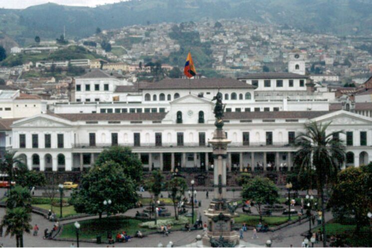 Gobierno de Ecuador desmiente supuesta declaratoria de feriado nacional para el 1 de julio