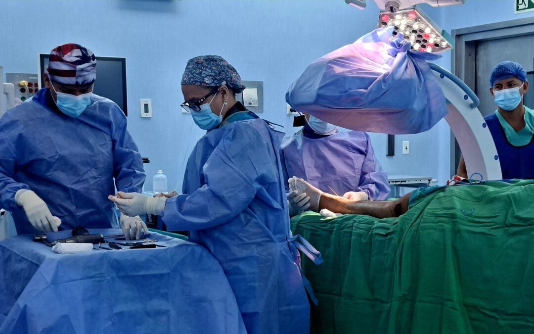 Gobierno del presidente Noboa habilita nuevo quirófano paratraumatología en el Hospital IESS Los Ceibos e incrementa cirugías