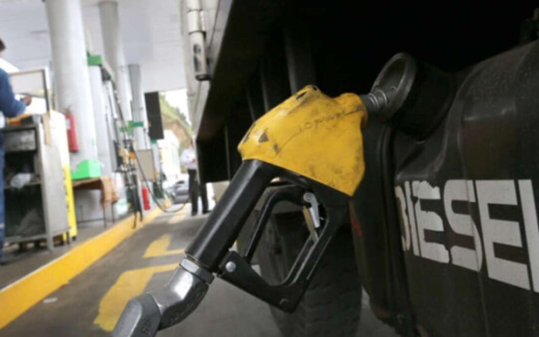 Nuevos precios de combustibles regirán desde este viernes en Ecuador