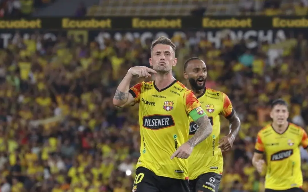 Damián Kitu Díaz regresa a Barcelona SC y firma su contrato por un año