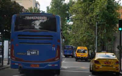 Daniel Noboa optimiza el mecanismo de compensación para el transporte tras la reducción del precio de los combustibles