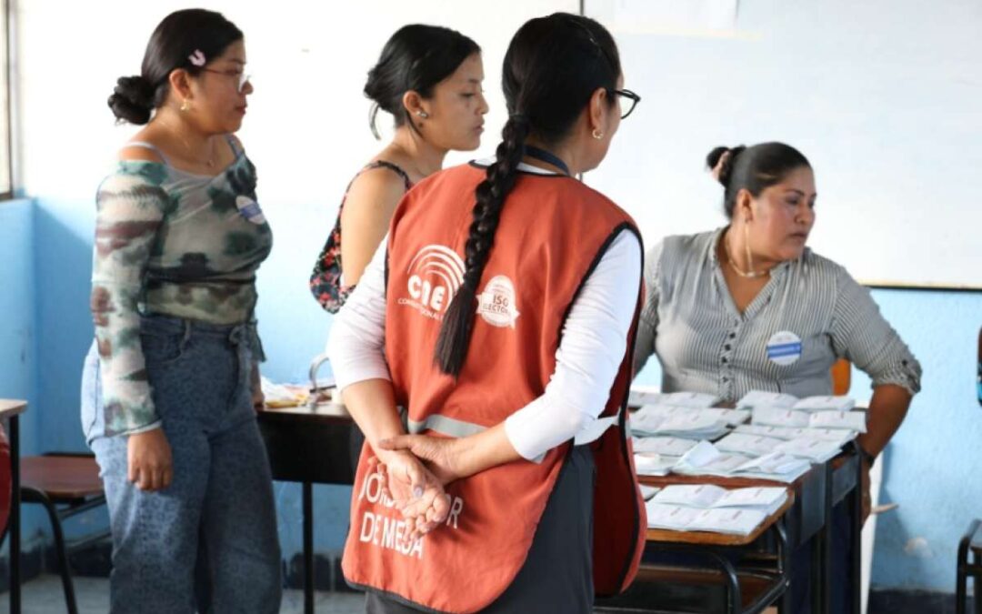 CNE selecciona a 288.949 miembros de mesa para las elecciones de 2027